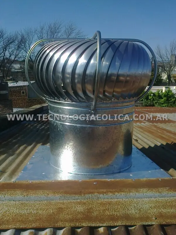 extractor_eolico_16_pulgadas_sobre_techo_con_pendiente_vista1.webp