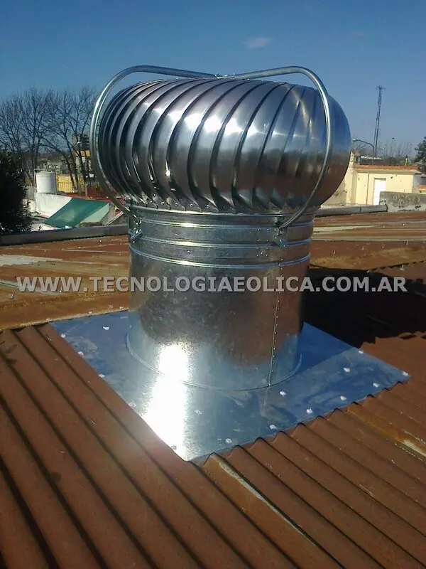 extractor_eolico_16_pulgadas_sobre_techo_con_pendiente_vista4.webp