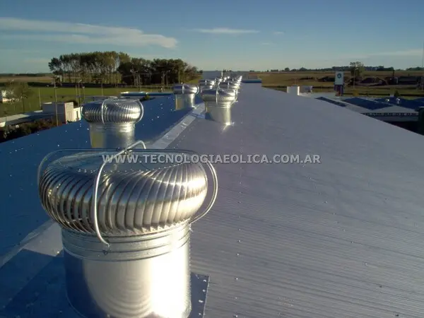 extractor_eolico_30_pulgadas_sobre_techo_con_pendiente_vista3.webp